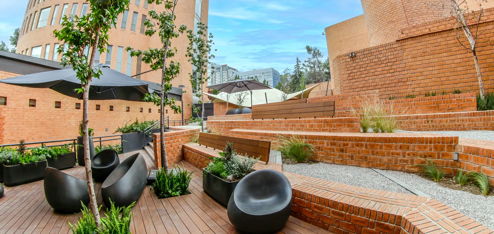 Edificio T en la IBERO.