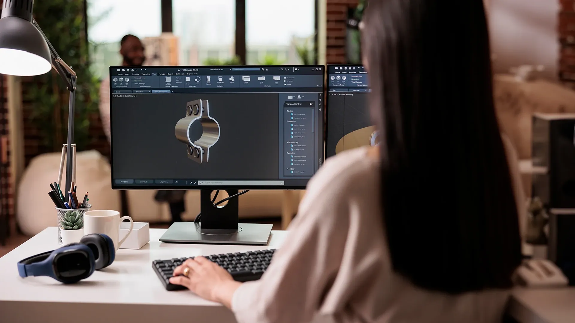 Persona trabajando en un modelo 3d de un proyecto Industrial.