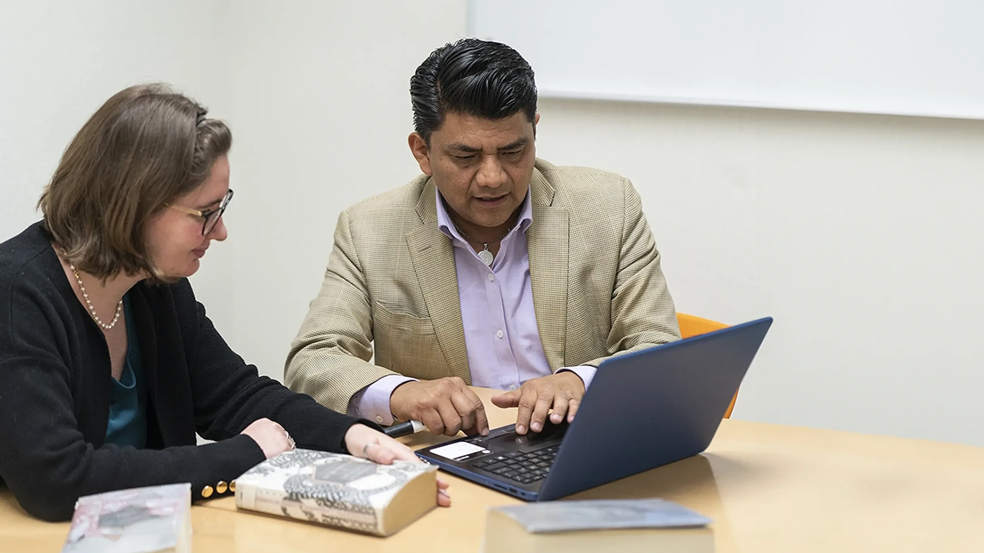 Estudiantes del departamento de Letras en la IBERO.